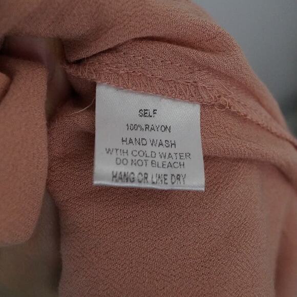 In the Beginning Deep V-neck Romper Cold Shoulder Long‎ Sleeve Blush Pink Medium - Picture 9 of 10